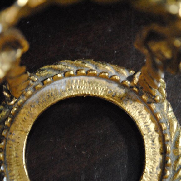 Vintage Stylebuilt Porcelain Bathroom Cup with Cord & Tassel Stand - Picture 12 of 15